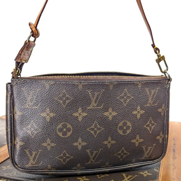 LOUIS VUITTON Pochette Accessoires Monogram Canvas Vintage - Picture 4 of 16